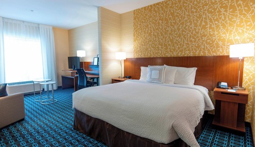 Suite, 1 King Bed with Sofa bed, Hearing Accessible (Accessible Bathtub)