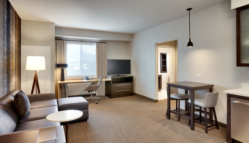 Studio, 1 King Bed with Sofa bed (Mobility Accessible, Roll-in Shower)