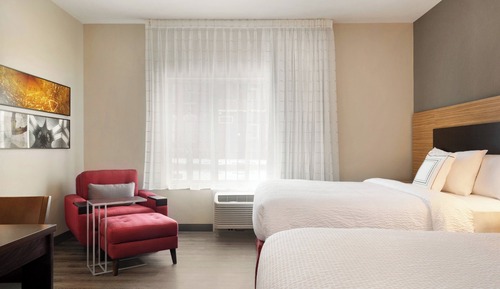 Studio, 2 Queen Beds (Hearing Accessible)