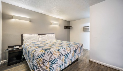 Standard Room, 1 King Bed, Non Smoking