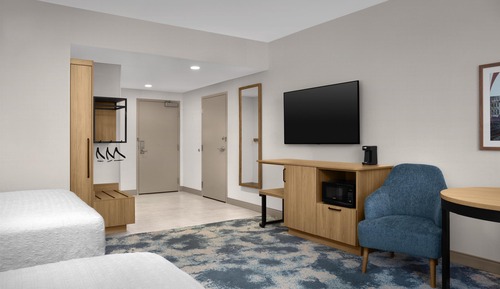 Room, 2 Queen Beds, Accessible, Bathtub