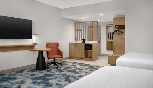 Suite, 2 Queen Beds (Microwave/Fridge, Wet bar)