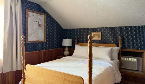 Traditional Room, 1 Queen Bed, Non Smoking