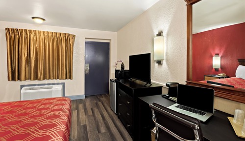 Economy Room, 1 Queen Bed, Non Smoking