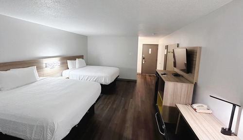Room, 2 Queen Beds, Mobility Accessible, Non Smoking (Bathtub w/ Grab Bars)