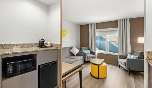 Suite, Multiple Beds, Non Smoking