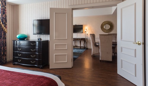 Executive Suite, 1 King Bed (Presidential Suite)