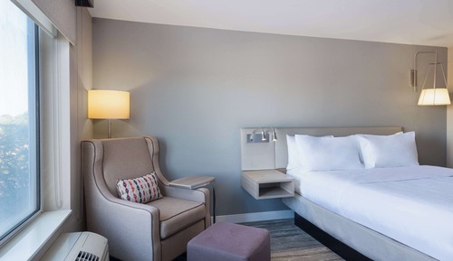 One king bed
