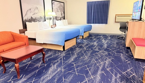 Family Suite, 2 Queen Beds, Non Smoking