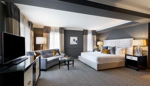 Deluxe Room, 1 King Bed, Corner