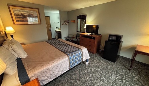 Standard Room, 1 King Bed, Walk Up