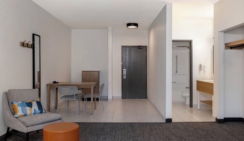 Suite, 1 King Bed