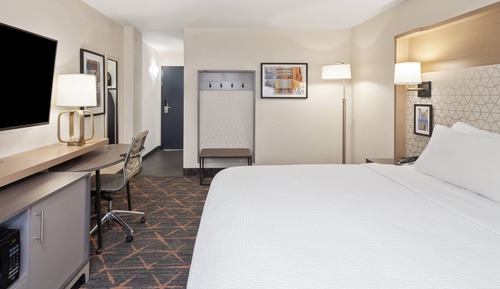 Standard Room, 1 King Bed, Accessible (Communications)