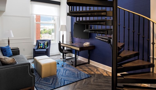 Bi-Level Suite