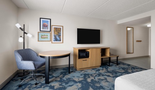 Room, 1 King Bed, Accessible, Non Smoking (Mobility, Hearing, Bathtub)