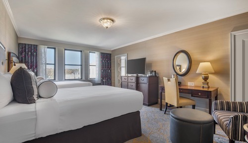 Traditional Room, 1 King Bed, Accessible