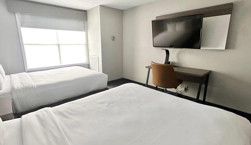 Suite, Non Smoking (2 Queen Beds & 1 Sofa Bed)