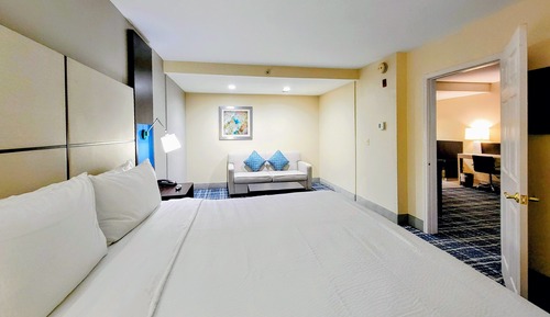 Suite, 1 King Bed with Sofa bed (Additional Living Area)