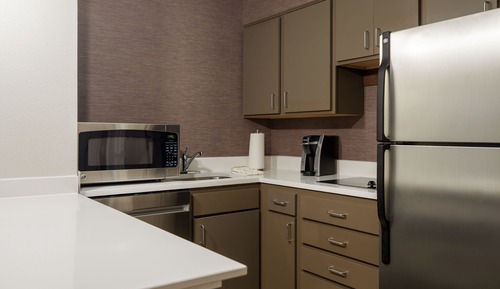 Suite, 1 Bedroom (Mobility/Hearing Access, Roll-in Shwr)