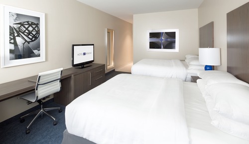 Room, 2 Queen Beds, Accessible (Roll-In Shower)