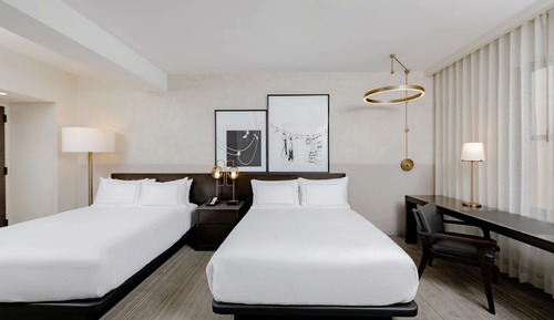 Room, 2 Queen Beds, Bathtub (Roll-In Shower)