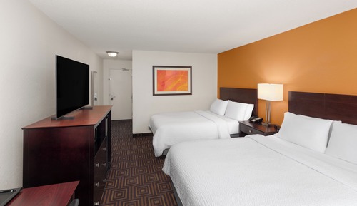 Standard Room, 2 Queen Beds, Accessible (Accessible Tub)