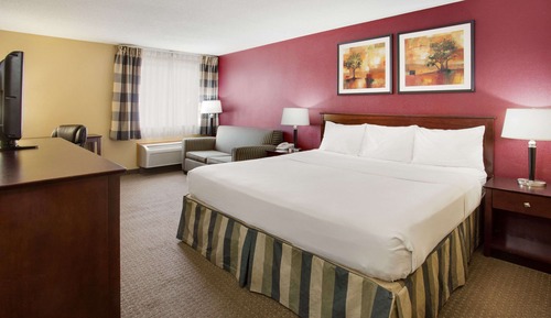 Standard Room, 1 Queen Bed, Accessible, Non Smoking