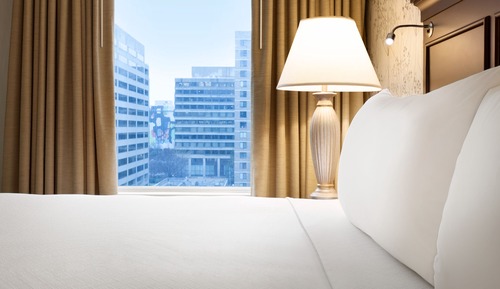 Junior Suite, 1 King Bed, Accessible Bathtub (Communications Accessible)
