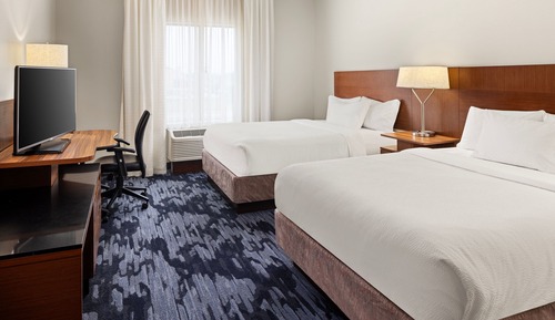Room, 2 Queen Beds, Roll-in Shower