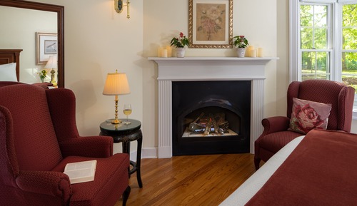 Deluxe Double Room, 1 King Bed, Jetted Tub, Garden View (Rose Room)