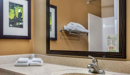 2 Bedroom Suite 2 Queen Beds Non-Smoking