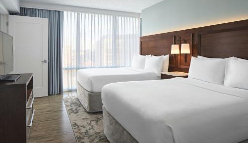 1 Bedroom Suite, 2 Queen with Sofa Bed