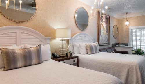 Deluxe Queen Room