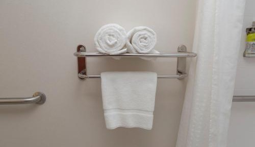 Standard King Room with Mobility Accessible Tub