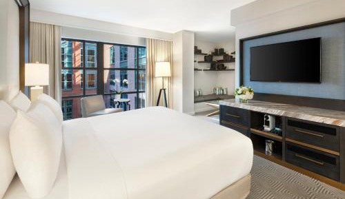 Premium King Room