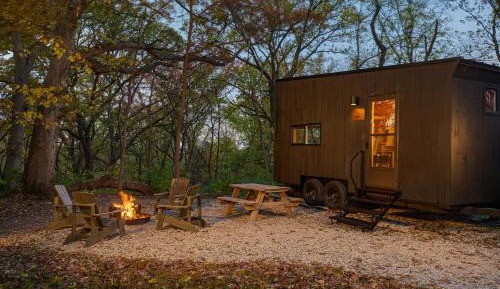 Standard Cabin with Two Queen Bunk Beds