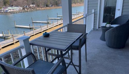 Two-Bedroom Apartment with Bay View