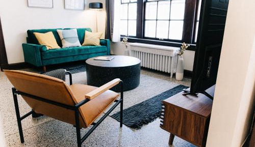 Deluxe Studio