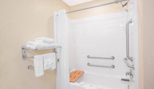 Queen Room with Two Queen Beds - Mobility Access/Non-Smoking
