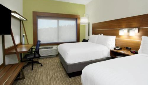 Standard Room with Two Queen Beds