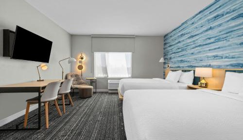 Queen Studio with Two Queen Beds and Sofa Bed - Limited View