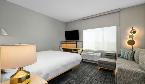 King Studio with Sofa Bed and Limited View