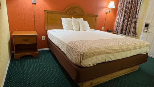 Economy Triple Room