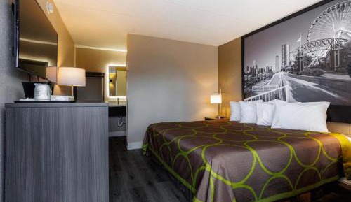 King Room with Mobility Access and Bathtub with Grab Bars, Non-Smoking