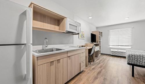 Queen Suite with Roll-In Shower - Disability Access/Non Smoking