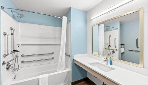King Suite with Sofa - Disability Access/Non Smoking