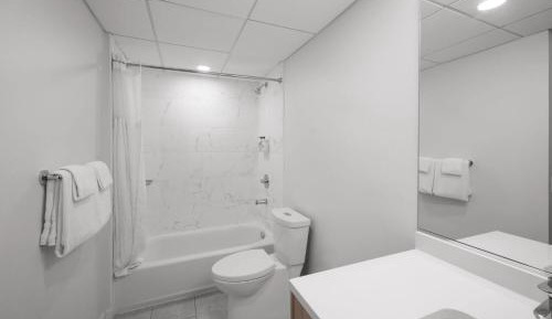 1 King Bed, Studio Apartment, Non-Smoking