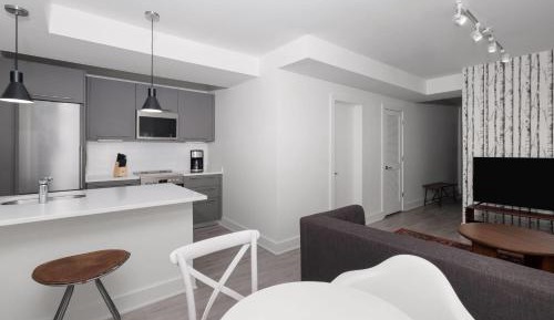 1 King Bed, 1 Queen Bed, 2-Bedroom Deluxe Apartment, Non-Smoking