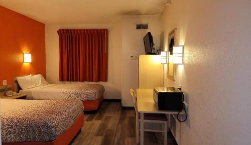 2 Full Beds Non-Smoking
