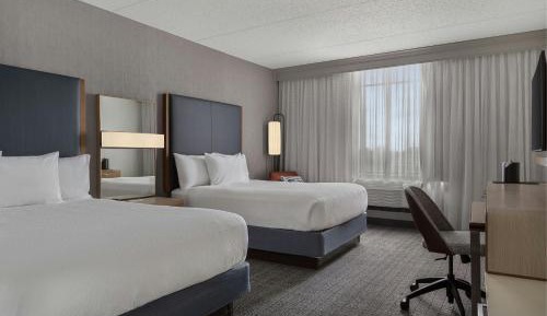 Queen Room with Two Queen Beds and Bathtub - Mobility Access/Hearing Accessible